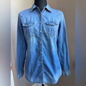 Maurices Light Blue Long Sleeve Denim Top Women’s Size Small